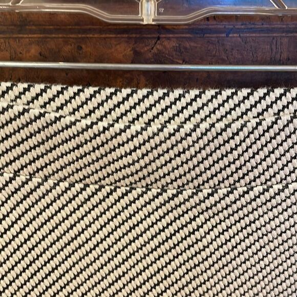 Ann Taylor Petit black and white zig zap woman’s skirt - Picture 3 of 8